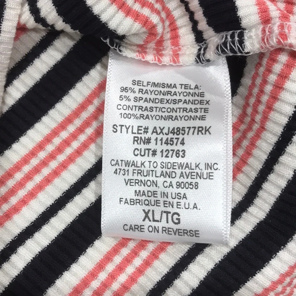 🎁 Ro & De Ribbed Mini Ruffle Tee - Picture 6 of 6